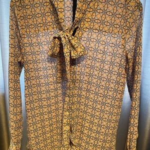 Banana Republic Women’s “Tie”Button Down Patterned Shirt - navy and pink(beige)